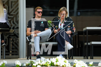 2023-02-25 - SCHUMACHER Mick (ger), Reserve Driver of Mercedes AMG F1 Team, with KEHM Sabine, her manager, during the Formula 1 Aramco pre-season testing 2023 of the 2023 FIA Formula One World Championship from February 23 to 25, 2023 on the Bahrain International Circuit, in Sakhir, Bahrain - F1 - PRE-SEASON TESTING 2023 - BAHRAIN - FORMULA 1 - MOTORS