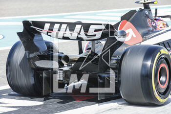 2023-02-25 - 27 HULKENBERG Nico (ger), Haas F1 Team VF-23 Ferrari, action mechanical detail of rear diffuser and rear wing, aileron, during the Formula 1 Aramco pre-season testing 2023 of the 2023 FIA Formula One World Championship from February 23 to 25, 2023 on the Bahrain International Circuit, in Sakhir, Bahrain - F1 - PRE-SEASON TESTING 2023 - BAHRAIN - FORMULA 1 - MOTORS