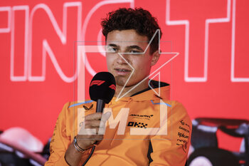2023-02-25 - NORRIS Lando (gbr), McLaren F1 Team MCL60, portrait during the Formula 1 Aramco pre-season testing 2023 of the 2023 FIA Formula One World Championship from February 23 to 25, 2023 on the Bahrain International Circuit, in Sakhir, Bahrain - F1 - PRE-SEASON TESTING 2023 - BAHRAIN - FORMULA 1 - MOTORS