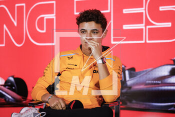 2023-02-25 - NORRIS Lando (gbr), McLaren F1 Team MCL60, portrait during the Formula 1 Aramco pre-season testing 2023 of the 2023 FIA Formula One World Championship from February 23 to 25, 2023 on the Bahrain International Circuit, in Sakhir, Bahrain - F1 - PRE-SEASON TESTING 2023 - BAHRAIN - FORMULA 1 - MOTORS