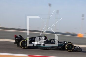 2023-02-25 - 44 HAMILTON Lewis (gbr), Mercedes AMG F1 Team W14, action during the Formula 1 Aramco pre-season testing 2023 of the 2023 FIA Formula One World Championship from February 23 to 25, 2023 on the Bahrain International Circuit, in Sakhir, Bahrain - F1 - PRE-SEASON TESTING 2023 - BAHRAIN - FORMULA 1 - MOTORS