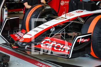 2023-02-25 - Haas F1 Team VF-23 Ferrari, Mechanical detail of the front wing during the Formula 1 Aramco pre-season testing 2023 of the 2023 FIA Formula One World Championship from February 23 to 25, 2023 on the Bahrain International Circuit, in Sakhir, Bahrain - F1 - PRE-SEASON TESTING 2023 - BAHRAIN - FORMULA 1 - MOTORS