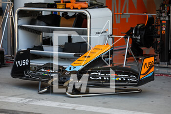 2023-03-02 - McLaren F1 Team MCL60, mechanical detail of the front wing during the Formula 1 Gulf Air Bahrain Grand Prix 2023, 1st round of the 2023 FIA Formula One World Championship from March 2
3 to 5, 2023 on the Bahrain International Circuit, in Sakhir, Bahrain - F1 - BAHRAIN GRAND PRIX 2023 - FORMULA 1 - MOTORS