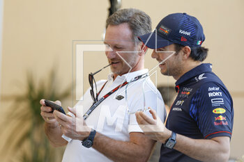 2023-03-02 - HORNER Christian (gbr), Team Principal of Red Bull Racing, PEREZ Sergio (mex), Red Bull Racing RB19, portrait during the Formula 1 Gulf Air Bahrain Grand Prix 2023, 1st round of the 2023 FIA Formula One World Championship from March 2 to 5, 2023 on the Bahrain International Circuit, in Sakhir, Bahrain - F1 - BAHRAIN GRAND PRIX 2023 - FORMULA 1 - MOTORS