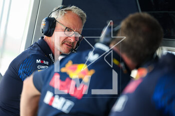 2023-03-03 - WHEATLEY Jonathan, Team Manager of Red Bull Racing, portrait during the Formula 1 Gulf Air Bahrain Grand Prix 2023, 1st round of the 2023 FIA Formula One World Championship from March 2 to 5, 2023 on the Bahrain International Circuit, in Sakhir, Bahrain - F1 - BAHRAIN GRAND PRIX 2023 - FORMULA 1 - MOTORS