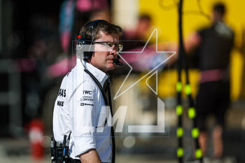 2023-03-03 - COLE Simon (gbr), Chief Engineer Trackside at Mercedes AMG F1 Team, portrait, during the Formula 1 Gulf Air Bahrain Grand Prix 2023, 1st round of the 2023 FIA Formula One World Championship from March 2 to 5, 2023 on the Bahrain International Circuit, in Sakhir, Bahrain - F1 - BAHRAIN GRAND PRIX 2023 - FORMULA 1 - MOTORS