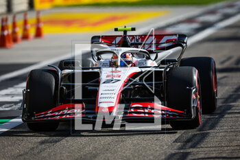 2023-03-03 - 27 HULKENBERG Nico (ger), Haas F1 Team VF-23 Ferrari, action during the Formula 1 Gulf Air Bahrain Grand Prix 2023, 1st round of the 2023 FIA Formula One World Championship from March 2 to 5, 2023 on the Bahrain International Circuit, in Sakhir, Bahrain - F1 - BAHRAIN GRAND PRIX 2023 - FORMULA 1 - MOTORS
