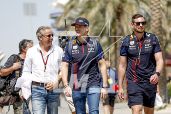 2023-03-03 - VERSTAPPEN Max (ned), Red Bull Racing RB19, with his manager VERMEULEN Raymond, during the Formula 1 Gulf Air Bahrain Grand Prix 2023, 1st round of the 2023 FIA Formula One World Championship from March 2 to 5, 2023 on the Bahrain International Circuit, in Sakhir, Bahrain - F1 - BAHRAIN GRAND PRIX 2023 - FORMULA 1 - MOTORS