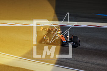 2023-03-03 - 04 NORRIS Lando (gbr), McLaren F1 Team MCL60, action during the Formula 1 Gulf Air Bahrain Grand Prix 2023, 1st round of the 2023 FIA Formula One World Championship from March 2 to 5, 2023 on the Bahrain International Circuit, in Sakhir, Bahrain - F1 - BAHRAIN GRAND PRIX 2023 - FORMULA 1 - MOTORS