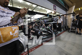 2023-03-03 - 63 RUSSELL George (gbr), Mercedes AMG F1 Team W14, garage, box, during the Formula 1 Gulf Air Bahrain Grand Prix 2023, 1st round of the 2023 FIA Formula One World Championship from March 2 to 5, 2023 on the Bahrain International Circuit, in Sakhir, Bahrain - F1 - BAHRAIN GRAND PRIX 2023 - FORMULA 1 - MOTORS