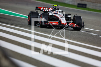 2023-03-04 - 27 HULKENBERG Nico (ger), Haas F1 Team VF-23 Ferrari, action during the Formula 1 Gulf Air Bahrain Grand Prix 2023, 1st round of the 2023 FIA Formula One World Championship from March 2 to 5, 2023 on the Bahrain International Circuit, in Sakhir, Bahrain - F1 - BAHRAIN GRAND PRIX 2023 - FORMULA 1 - MOTORS