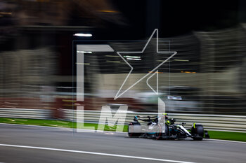 2023-03-04 - 44 HAMILTON Lewis (gbr), Mercedes AMG F1 Team W14, action during the Formula 1 Gulf Air Bahrain Grand Prix 2023, 1st round of the 2023 FIA Formula One World Championship from March 2 to 5, 2023 on the Bahrain International Circuit, in Sakhir, Bahrain - F1 - BAHRAIN GRAND PRIX 2023 - FORMULA 1 - MOTORS
