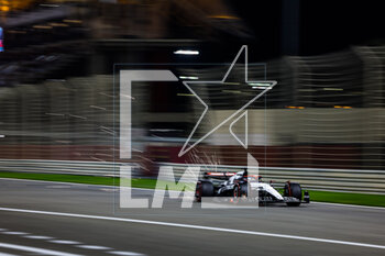 2023-03-04 - 21 DE VRIES Nyck (ned), Scuderia AlphaTauri AT04, action during the Formula 1 Gulf Air Bahrain Grand Prix 2023, 1st round of the 2023 FIA Formula One World Championship from March 2 to 5, 2023 on the Bahrain International Circuit, in Sakhir, Bahrain - F1 - BAHRAIN GRAND PRIX 2023 - FORMULA 1 - MOTORS