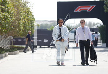 2023-03-04 - HAMILTON Lewis (gbr), Mercedes AMG F1 Team W14, portrait during the Formula 1 Gulf Air Bahrain Grand Prix 2023, 1st round of the 2023 FIA Formula One World Championship from March 3 to 5, 2023 on the Bahrain International Circuit, in Sakhir, Bahrain - F1 - BAHRAIN GRAND PRIX 2023 - FORMULA 1 - MOTORS