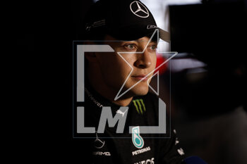 2023-03-04 - RUSSELL George (gbr), Mercedes AMG F1 Team W14, portrait during the Formula 1 Gulf Air Bahrain Grand Prix 2023, 1st round of the 2023 FIA Formula One World Championship from March 3 to 5, 2023 on the Bahrain International Circuit, in Sakhir, Bahrain - F1 - BAHRAIN GRAND PRIX 2023 - FORMULA 1 - MOTORS