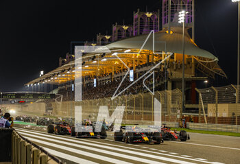 2023-03-05 - 01 VERSTAPPEN Max (nld), Red Bull Racing RB19, action, start with 11 PEREZ Sergio (mex), Red Bull Racing RB19 and 16 LECLERC Charles (mco), Scuderia Ferrari SF-23 during the Formula 1 Gulf Air Bahrain Grand Prix 2023, 1st round of the 2023 FIA Formula One World Championship from March 2 to 5, 2023 on the Bahrain International Circuit, in Sakhir, Bahrain - F1 - BAHRAIN GRAND PRIX 2023 - RACE - FORMULA 1 - MOTORS