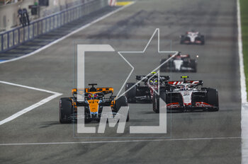 2023-03-05 - 81 PIASTRI Oscar (aus), McLaren F1 Team MCL60, action during the Formula 1 Gulf Air Bahrain Grand Prix 2023, 1st round of the 2023 FIA Formula One World Championship from March 2 to 5, 2023 on the Bahrain International Circuit, in Sakhir, Bahrain - F1 - BAHRAIN GRAND PRIX 2023 - RACE - FORMULA 1 - MOTORS