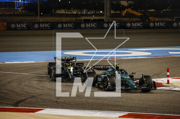 2023-03-05 - 14 ALONSO Fernando (spa), Aston Martin F1 Team AMR23, action with 44 HAMILTON Lewis (gbr), Mercedes AMG F1 Team W14 during the Formula 1 Gulf Air Bahrain Grand Prix 2023, 1st round of the 2023 FIA Formula One World Championship from March 2 to 5, 2023 on the Bahrain International Circuit, in Sakhir, Bahrain - F1 - BAHRAIN GRAND PRIX 2023 - RACE - FORMULA 1 - MOTORS