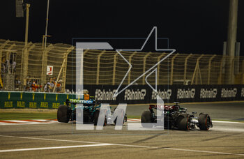 2023-03-05 - 63 RUSSELL George (gbr), Mercedes AMG F1 Team W14, action with 14 ALONSO Fernando (spa), Aston Martin F1 Team AMR23 during the Formula 1 Gulf Air Bahrain Grand Prix 2023, 1st round of the 2023 FIA Formula One World Championship from March 2 to 5, 2023 on the Bahrain International Circuit, in Sakhir, Bahrain - F1 - BAHRAIN GRAND PRIX 2023 - RACE - FORMULA 1 - MOTORS