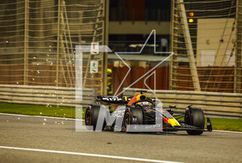 2023-03-05 - 01 VERSTAPPEN Max (nld), Red Bull Racing RB19, action during the Formula 1 Gulf Air Bahrain Grand Prix 2023, 1st round of the 2023 FIA Formula One World Championship from March 2 to 5, 2023 on the Bahrain International Circuit, in Sakhir, Bahrain - F1 - BAHRAIN GRAND PRIX 2023 - RACE - FORMULA 1 - MOTORS