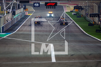 2023-03-05 - The Start of the race: 01 VERSTAPPEN Max (nld), Red Bull Racing RB19, 11 PEREZ Sergio (mex), Red Bull Racing RB19, action during the Formula 1 Gulf Air Bahrain Grand Prix 2023, 1st round of the 2023 FIA Formula One World Championship from March 3 to 5, 2023 on the Bahrain International Circuit, in Sakhir, Bahrain - F1 - BAHRAIN GRAND PRIX 2023 - RACE - FORMULA 1 - MOTORS