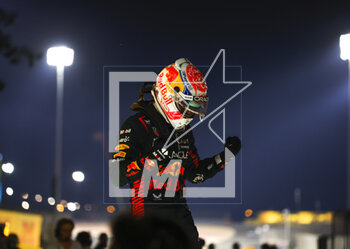 2023-03-05 - 01 VERSTAPPEN Max (nld), Red Bull Racing RB19, celebrating race win during the Formula 1 Gulf Air Bahrain Grand Prix 2023, 1st round of the 2023 FIA Formula One World Championship from March 3 to 5, 2023 on the Bahrain International Circuit, in Sakhir, Bahrain - F1 - BAHRAIN GRAND PRIX 2023 - RACE - FORMULA 1 - MOTORS