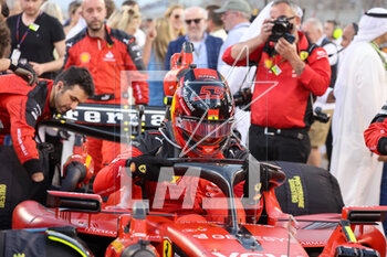 2023-03-05 - Carlos Sainz (SPA) Ferrari F1-23 on the grid before the race of FORMULA 1 GULF AIR BAHRAIN GRAND PRIX 2023, SAKHIR, BAHRAIN, MARCH, 05 2023 - FORMULA 1 GULF AIR BAHRAIN GRAND PRIX 2023 - FORMULA 1 - MOTORS