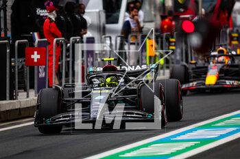 18/03/2023 - 44 HAMILTON Lewis (gbr), Mercedes AMG F1 Team W14, 01 VERSTAPPEN Max (nld), Red Bull Racing RB19, action pitlane during the Formula 1 STC Saudi Arabian Grand Prix 2023, 2nd round of the 2023 Formula One World Championship from March 17 to 19, 2023 on the Jeddah Corniche Circuit, in Jeddah, Saudi Arabia - F1 - SAUDI ARABIAN GRAND PRIX 2023 - FORMULA 1 - MOTORI