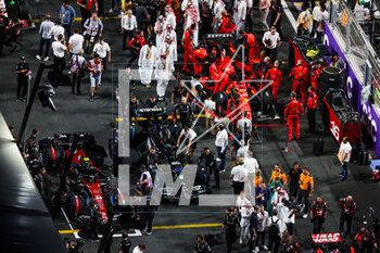 2023-03-19 - Starting grid: 24 ZHOU Guanyu (chi), Alfa Romeo F1 Team Stake C43, 63 RUSSELL George (gbr), Mercedes AMG F1 Team W14, 16 LECLERC Charles (mco), Scuderia Ferrari SF-23, during the Formula 1 STC Saudi Arabian Grand Prix 2023, 2nd round of the 2023 Formula One World Championship from March 17 to 19, 2023 on the Jeddah Corniche Circuit, in Jeddah, Saudi Arabia - F1 - SAUDI ARABIAN GRAND PRIX 2023 - RACE - FORMULA 1 - MOTORS