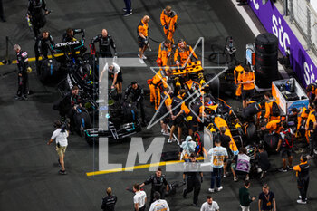 2023-03-19 - Starting grid: 63 RUSSELL George (gbr), Mercedes AMG F1 Team W14, 81 PIASTRI Oscar (aus), McLaren F1 Team MCL60, action during the Formula 1 STC Saudi Arabian Grand Prix 2023, 2nd round of the 2023 Formula One World Championship from March 17 to 19, 2023 on the Jeddah Corniche Circuit, in Jeddah, Saudi Arabia - F1 - SAUDI ARABIAN GRAND PRIX 2023 - RACE - FORMULA 1 - MOTORS