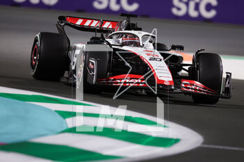 2023-03-19 - 20 MAGNUSSEN Kevin (den), Haas F1 Team VF-23 Ferrari, action during the Formula 1 STC Saudi Arabian Grand Prix 2023, 2nd round of the 2023 Formula One World Championship from March 17 to 19, 2023 on the Jeddah Corniche Circuit, in Jeddah, Saudi Arabia - F1 - SAUDI ARABIAN GRAND PRIX 2023 - RACE - FORMULA 1 - MOTORS