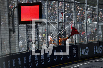2023-03-31 - Red Flag marshall, commissaire de piste, during the Formula 1 Rolex Australian Grand Prix 2023, 3rd round of the 2023 Formula One World Championship from March 31 to April 2, 2023 on the Albert Park Circuit, in Melbourne, Australia - F1 - AUSTRALIAN GRAND PRIX 2023 - FORMULA 1 - MOTORS