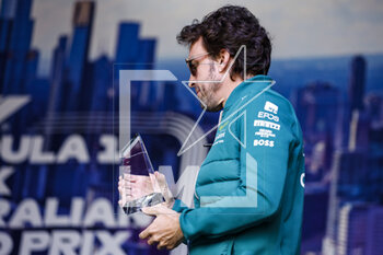 2023-03-31 - ALONSO Fernando (spa), Aston Martin F1 Team AMR23, portrait with Crypto overtaking of the month trophy during the Formula 1 Rolex Australian Grand Prix 2023, 3rd round of the 2023 Formula One World Championship from March 31 to April 2, 2023 on the Albert Park Circuit, in Melbourne, Australia - F1 - AUSTRALIAN GRAND PRIX 2023 - FORMULA 1 - MOTORS