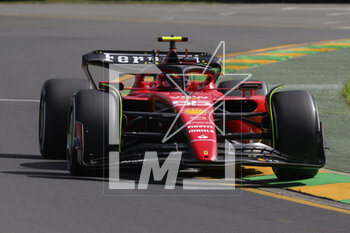 2023-03-31 - 55 SAINZ Carlos (spa), Scuderia Ferrari SF-23, action during the Formula 1 Rolex Australian Grand Prix 2023, 3rd round of the 2023 Formula One World Championship from March 31 to April 2, 2023 on the Albert Park Circuit, in Melbourne, Australia - F1 - AUSTRALIAN GRAND PRIX 2023 - FORMULA 1 - MOTORS
