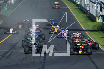 2023-04-02 - Start of the race, 63 RUSSELL George (gbr), Mercedes AMG F1 Team W14, action, 01 VERSTAPPEN Max (nld), Red Bull Racing RB19, action during the Formula 1 Rolex Australian Grand Prix 2023, 3rd round of the 2023 Formula One World Championship from March 31 to April 2, 2023 on the Albert Park Circuit, in Melbourne, Australia - F1 - AUSTRALIAN GRAND PRIX 2023 - RACE - FORMULA 1 - MOTORS
