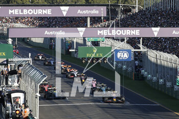 2023-04-02 - Race restart 01 VERSTAPPEN Max (nld), Red Bull Racing RB19, action 44 HAMILTON Lewis (gbr), Mercedes AMG F1 Team W14, action during the Formula 1 Rolex Australian Grand Prix 2023, 3rd round of the 2023 Formula One World Championship from March 31 to April 2, 2023 on the Albert Park Circuit, in Melbourne, Australia - F1 - AUSTRALIAN GRAND PRIX 2023 - RACE - FORMULA 1 - MOTORS