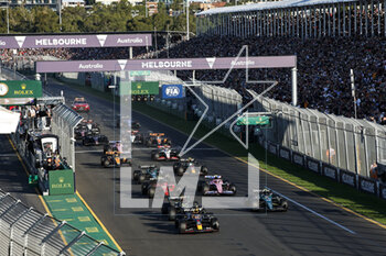 2023-04-02 - Race restart 01 VERSTAPPEN Max (nld), Red Bull Racing RB19, action 44 HAMILTON Lewis (gbr), Mercedes AMG F1 Team W14, action 14 ALONSO Fernando (spa), Aston Martin F1 Team AMR23, action during the Formula 1 Rolex Australian Grand Prix 2023, 3rd round of the 2023 Formula One World Championship from March 31 to April 2, 2023 on the Albert Park Circuit, in Melbourne, Australia - F1 - AUSTRALIAN GRAND PRIX 2023 - RACE - FORMULA 1 - MOTORS
