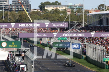 2023-04-02 - 44 HAMILTON Lewis (gbr), Mercedes AMG F1 Team W14, action spectators, fans during the Formula 1 Rolex Australian Grand Prix 2023, 3rd round of the 2023 Formula One World Championship from March 31 to April 2, 2023 on the Albert Park Circuit, in Melbourne, Australia - F1 - AUSTRALIAN GRAND PRIX 2023 - RACE - FORMULA 1 - MOTORS