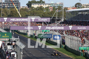2023-04-02 - 01 VERSTAPPEN Max (nld), Red Bull Racing RB19, action spectators, fans during the Formula 1 Rolex Australian Grand Prix 2023, 3rd round of the 2023 Formula One World Championship from March 31 to April 2, 2023 on the Albert Park Circuit, in Melbourne, Australia - F1 - AUSTRALIAN GRAND PRIX 2023 - RACE - FORMULA 1 - MOTORS