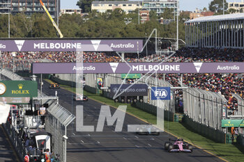 2023-04-02 - 10 GASLY Pierre (fra), Alpine F1 Team A523, action 18 STROLL Lance (can), Aston Martin F1 Team AMR23, action spectators, fans during the Formula 1 Rolex Australian Grand Prix 2023, 3rd round of the 2023 Formula One World Championship from March 31 to April 2, 2023 on the Albert Park Circuit, in Melbourne, Australia - F1 - AUSTRALIAN GRAND PRIX 2023 - RACE - FORMULA 1 - MOTORS