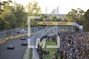 2023-04-02 - spectators, fans during the Formula 1 Rolex Australian Grand Prix 2023, 3rd round of the 2023 Formula One World Championship from March 31 to April 2, 2023 on the Albert Park Circuit, in Melbourne, Australia - F1 - AUSTRALIAN GRAND PRIX 2023 - RACE - FORMULA 1 - MOTORS