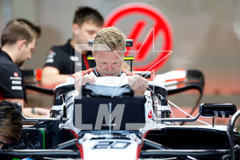 2023-04-27 - MAGNUSSEN Kevin (den), Haas F1 Team VF-23 Ferrari, portrait during the Formula 1 Azerbaijan Grand Prix 2023, 4th round of the 2023 Formula One World Championship from April 28 to 30, 2023 on the Baku City Circuit, in Baku, Azerbaijan - F1 - AZERBAIJAN GRAND PRIX 2023 - FORMULA 1 - MOTORS