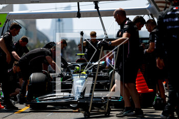 2023-04-28 - 44 HAMILTON Lewis (gbr), Mercedes AMG F1 Team W14, pitlane, during the Formula 1 Azerbaijan Grand Prix 2023, 4th round of the 2023 Formula One World Championship from April 28 to 30, 2023 on the Baku City Circuit, in Baku, Azerbaijan - F1 - AZERBAIJAN GRAND PRIX 2023 - FORMULA 1 - MOTORS