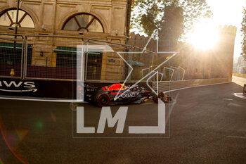 2023-04-28 - 01 VERSTAPPEN Max (nld), Red Bull Racing RB19, action during the Formula 1 Azerbaijan Grand Prix 2023, 4th round of the 2023 Formula One World Championship from April 28 to 30, 2023 on the Baku City Circuit, in Baku, Azerbaijan - F1 - AZERBAIJAN GRAND PRIX 2023 - FORMULA 1 - MOTORS