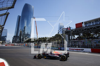 2023-04-29 - 01 VERSTAPPEN Max (nld), Red Bull Racing RB19, action during the Formula 1 Azerbaijan Grand Prix 2023, 4th round of the 2023 Formula One World Championship from April 28 to 30, 2023 on the Baku City Circuit, in Baku, Azerbaijan - F1 - AZERBAIJAN GRAND PRIX 2023 - FORMULA 1 - MOTORS