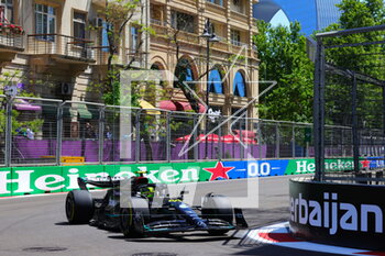 2023-04-29 - 44 HAMILTON Lewis (gbr), Mercedes AMG F1 Team W14, action during the Formula 1 Azerbaijan Grand Prix 2023, 4th round of the 2023 Formula One World Championship from April 28 to 30, 2023 on the Baku City Circuit, in Baku, Azerbaijan - F1 - AZERBAIJAN GRAND PRIX 2023 - FORMULA 1 - MOTORS