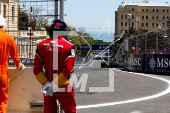 2023-04-29 - marshall, commissaire de piste, during the Formula 1 Azerbaijan Grand Prix 2023, 4th round of the 2023 Formula One World Championship from April 28 to 30, 2023 on the Baku City Circuit, in Baku, Azerbaijan - F1 - AZERBAIJAN GRAND PRIX 2023 - FORMULA 1 - MOTORS