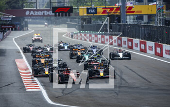2023-04-30 - 16 LECLERC Charles (mco), Scuderia Ferrari SF-23, action, start of the race, depart and 01 VERSTAPPEN Max (nld), Red Bull Racing RB19 during the Formula 1 Azerbaijan Grand Prix 2023, 4th round of the 2023 Formula One World Championship from April 28 to 30, 2023 on the Baku City Circuit, in Baku, Azerbaijan - F1 - AZERBAIJAN GRAND PRIX 2023 - RACE - FORMULA 1 - MOTORS