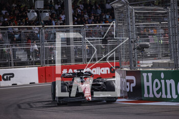 2023-04-30 - 77 BOTTAS Valtteri (fin), Alfa Romeo F1 Team Stake C43, action during the Formula 1 Azerbaijan Grand Prix 2023, 4th round of the 2023 Formula One World Championship from April 28 to 30, 2023 on the Baku City Circuit, in Baku, Azerbaijan - F1 - AZERBAIJAN GRAND PRIX 2023 - RACE - FORMULA 1 - MOTORS