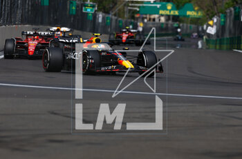 2023-04-30 - 11 PEREZ Sergio (mex), Red Bull Racing RB19, action 16 LECLERC Charles (mco), Scuderia Ferrari SF-23, action during the Formula 1 Azerbaijan Grand Prix 2023, 4th round of the 2023 Formula One World Championship from April 28 to 30, 2023 on the Baku City Circuit, in Baku, Azerbaijan - F1 - AZERBAIJAN GRAND PRIX 2023 - RACE - FORMULA 1 - MOTORS